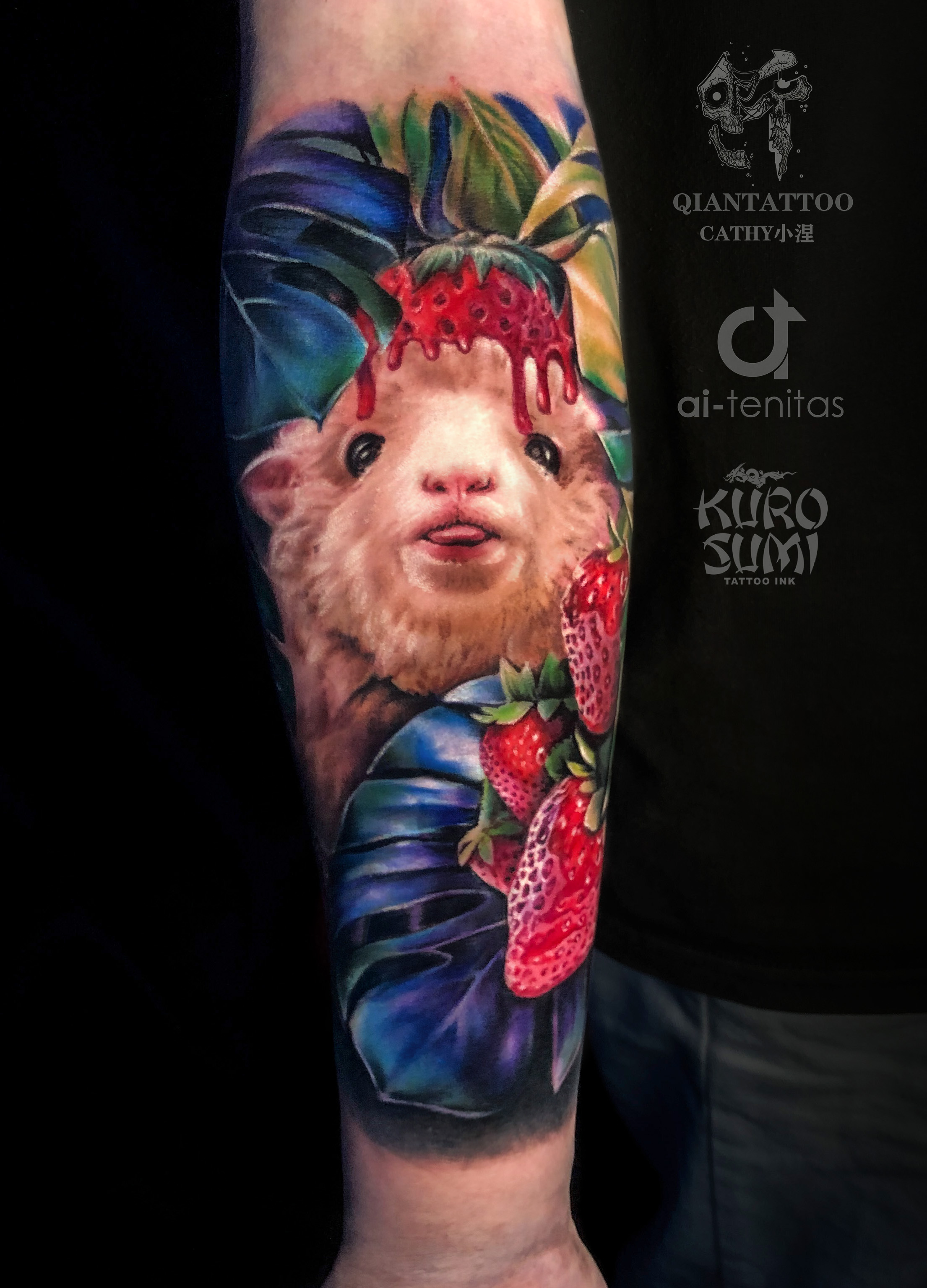 Cathy Tattoo Chongqing artist 'CATHY小姐' at QIANTAITOO studio, creating realistic tattoos with KURO SUMI ink.